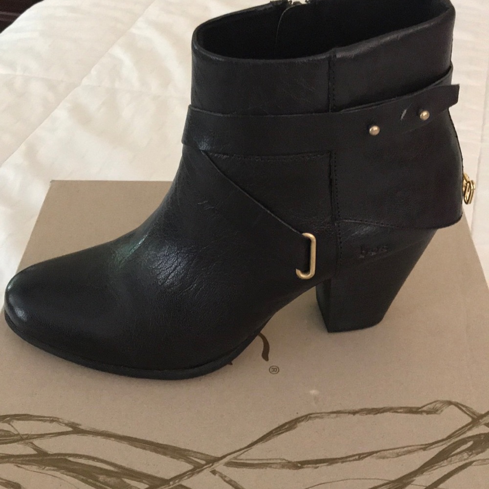 B.O.C ankle booties